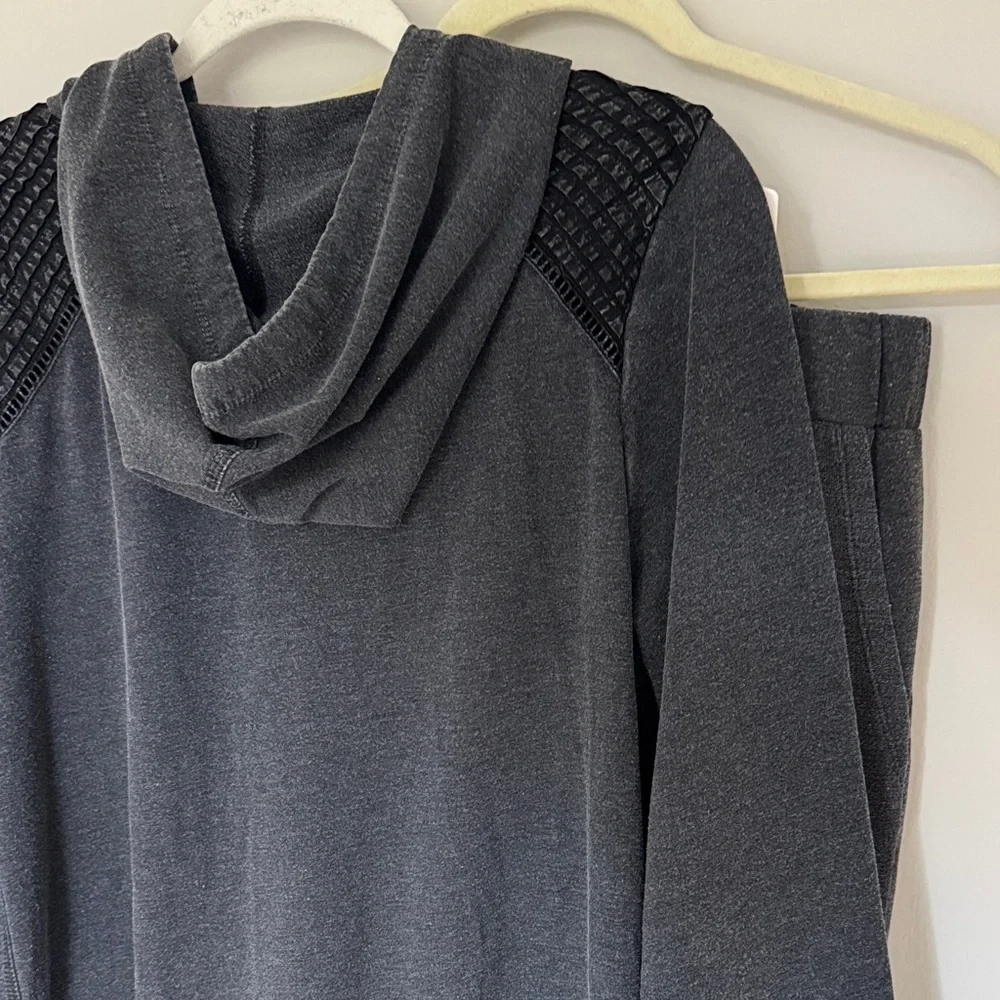 LOGO Life French Terry Pullover Hoodie With Pintuck and Joggers Set Medium 8/10 - Picture 5 of 12